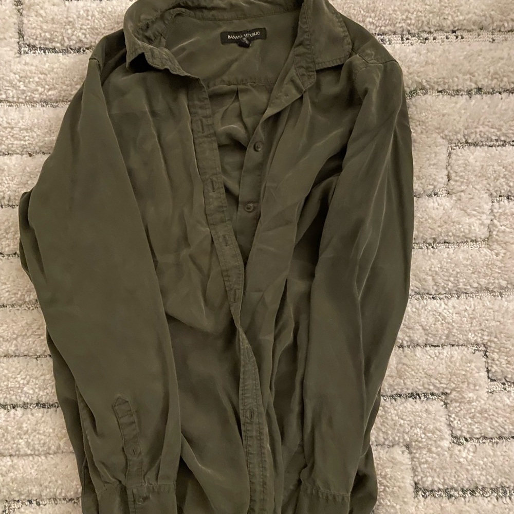 Banana Republic Long Sleeve Button Up